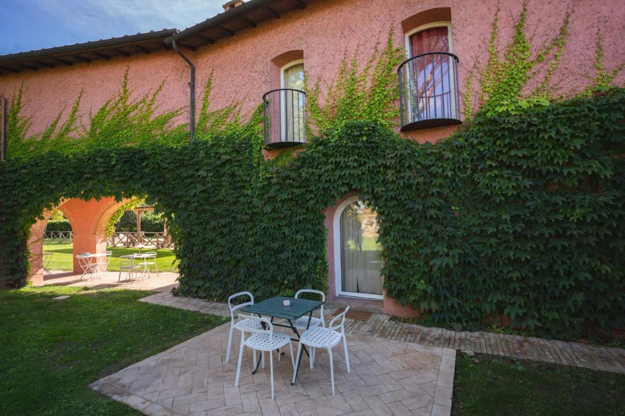 Le Versegge Resort Braccagni Екстер'єр фото